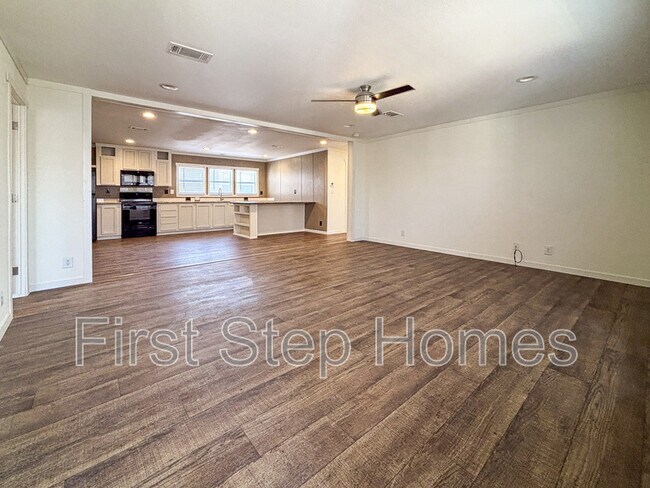 Photo - 1402 Cotopaxi St