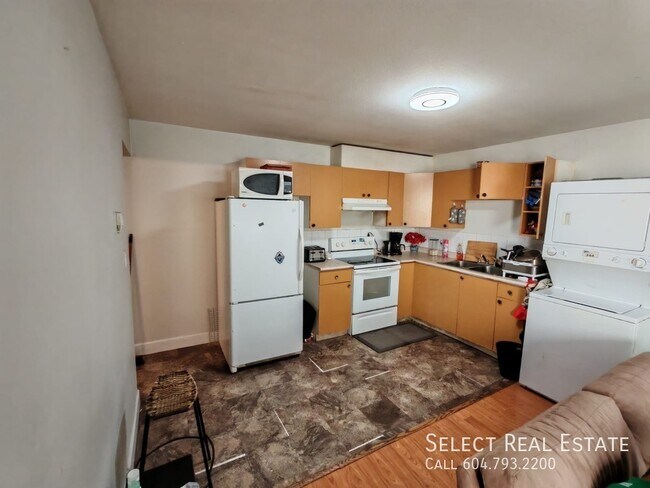 Photo - 7965-155A 155a St Unit B