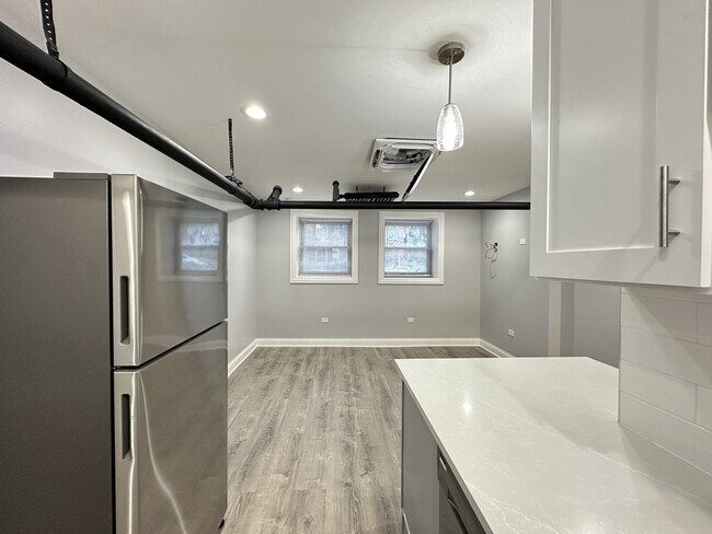 Photo - 1224 W Rosemont Ave Unidad 6H