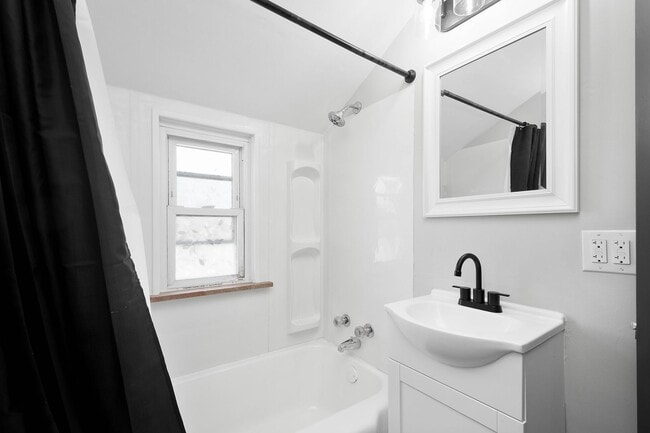 Photo - 826 Miller Ave Unit 1