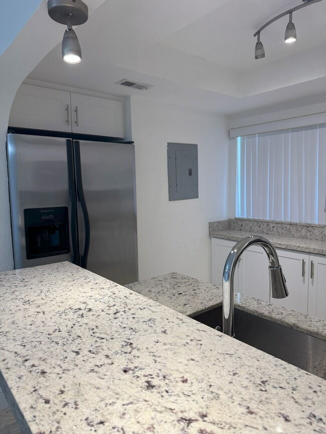 Kitchen - 7803 SW 88th St Unit F-114