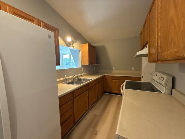 Photo - 12102 Belair Rd Unidad Apt B