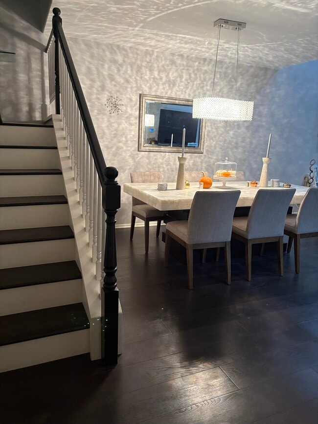 Photo - 2300 Greenbriar Dr