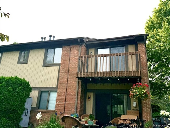 Photo - 1550 Meadowside Dr Unit 187