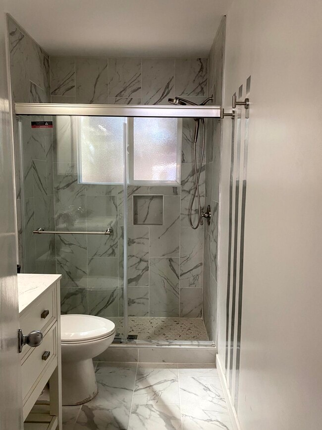 Photo - 1169 N Curson Ave Unidad 7