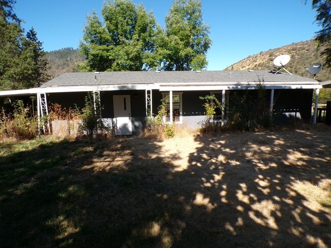Building Photo - 13230 OR-238