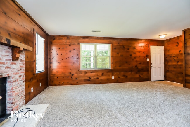 Photo - 6580 Short Rd