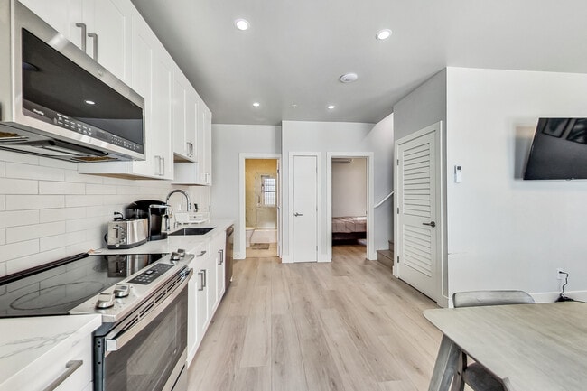 Photo - 1030 Capp St