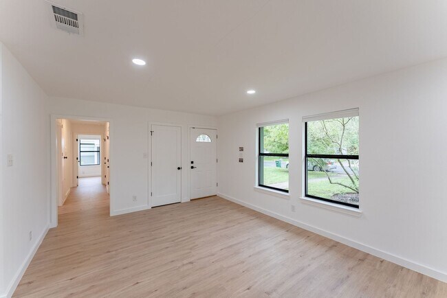 Photo - Incredible Windsor Park location right in the heart of Austin!