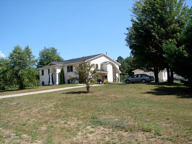 Building Photo - 4434 Manhattan W Unit Apt. C