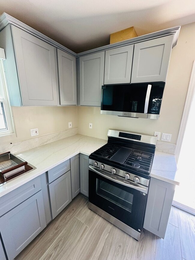 Photo - Gorgeous 1BD/1BA all appliances included. Move in ready!! Unidad 20239 (JADU)