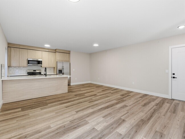 Photo - 304 61st St Unidad 3B