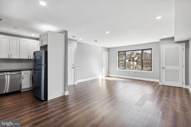 Photo - 296 Greenough St