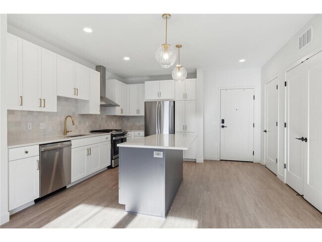 Photo - 4917 Eden Ave Unidad 724