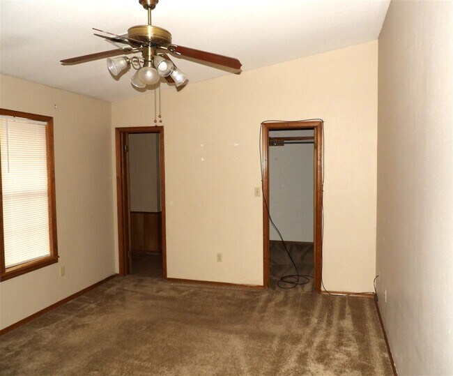 Photo - 1913 NE 35th St