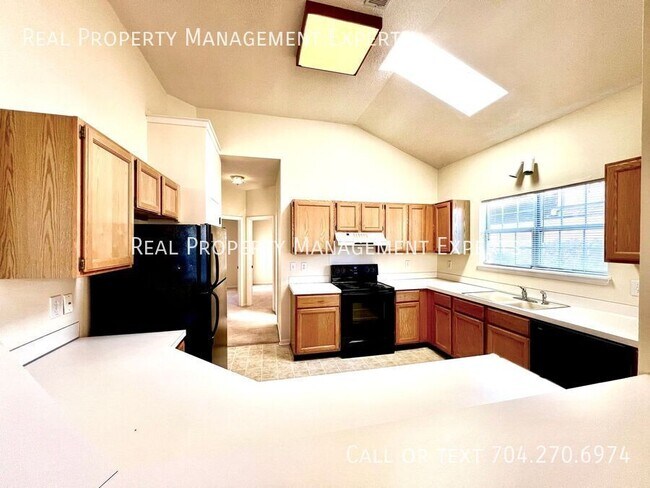 Photo - 109 Claremont Way