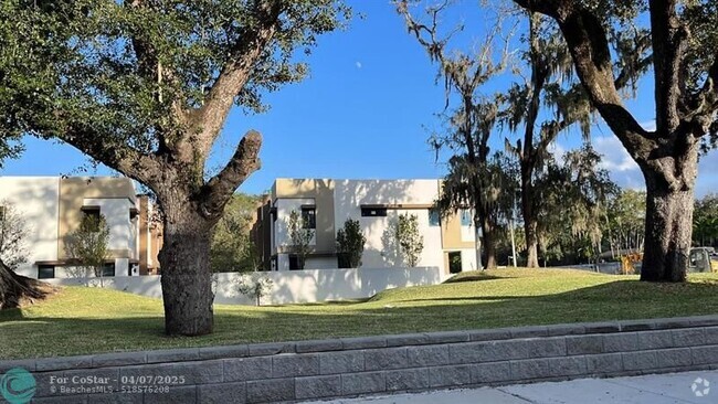 Building Photo - 4151 S oaks Pl Rental