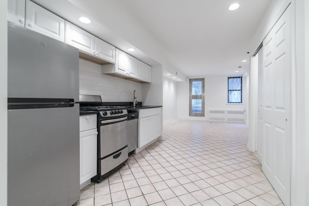 Photo - 328 E 93rd St Apartments