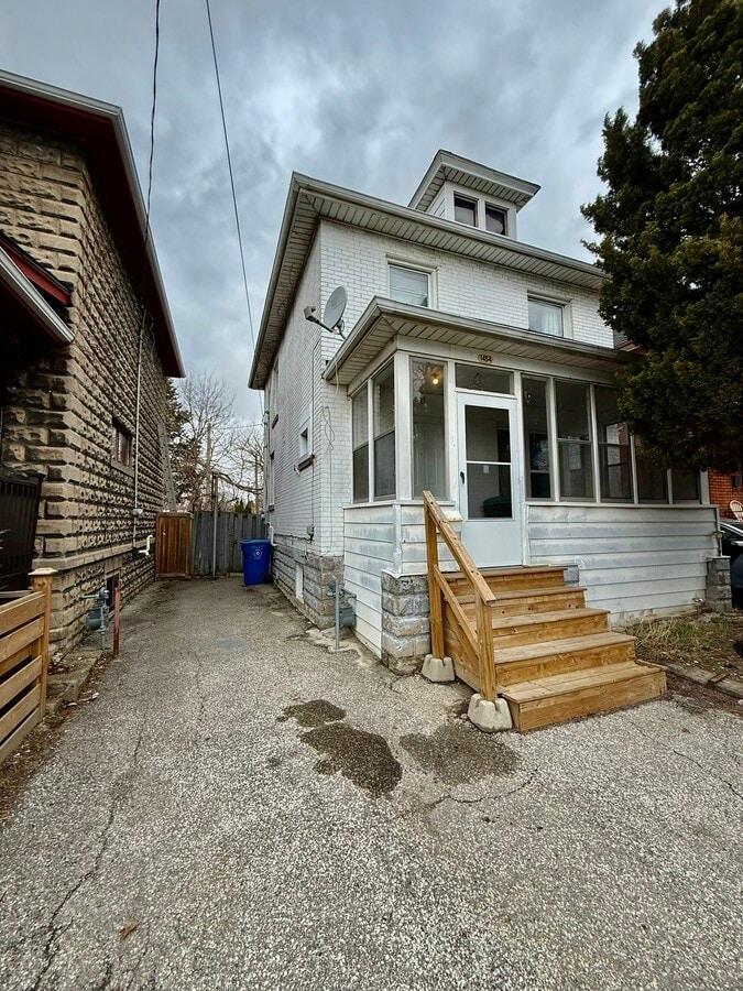 Photo - 1454 Martindale St