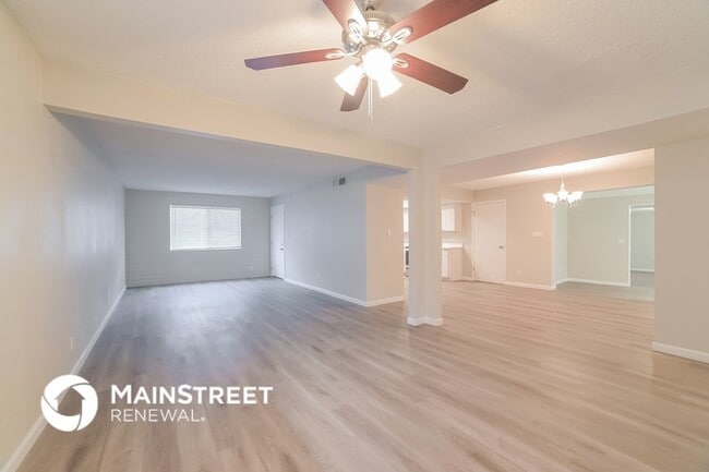 Photo - 1541 E Flower Cir