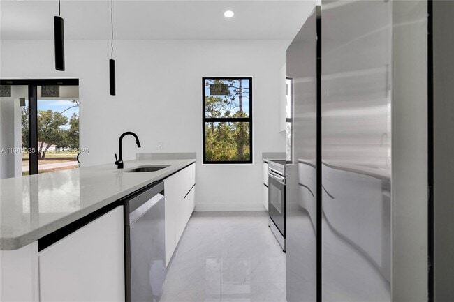 Photo - 2700 42nd St W