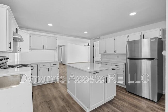 Photo - 705 N Cayuga St