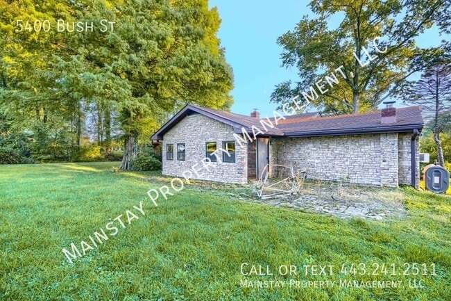 Photo - 5400 Bush St