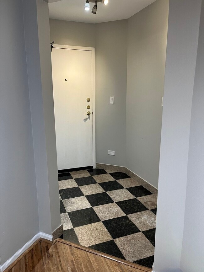 Photo - 131 Crestwood Ct Unit 2