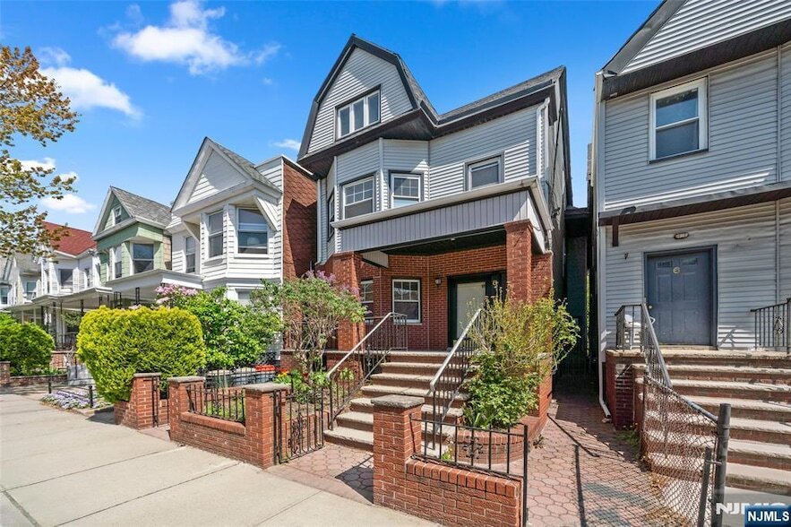 Photo - 8 Cooper Pl