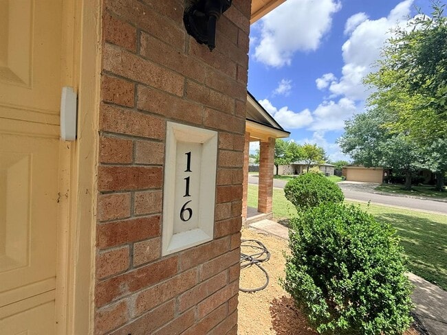 Photo - 116 Spur Cove