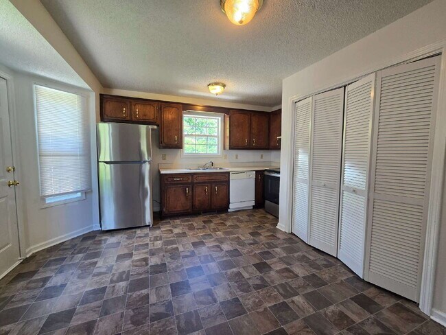 Photo - 2408 N Ford St