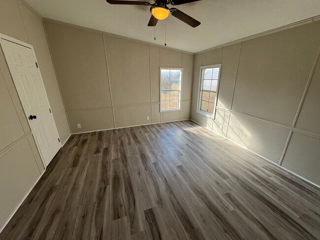 Photo - 3 Bed/ 2 Bath Home Off of White Drive