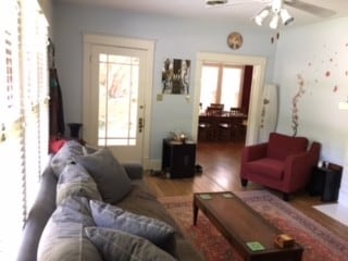 Sala de estar - 3613 Meadowbrook Ave