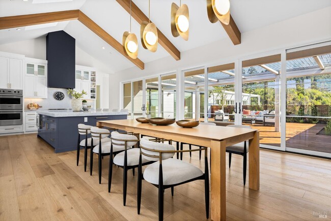 Building Photo - 987 Mark West Springs Rd