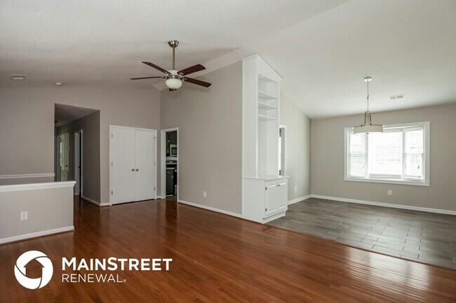 9020 Louvaine Dr