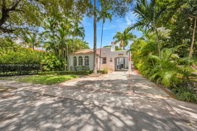 Photo - 410 Majorca Ave Casa