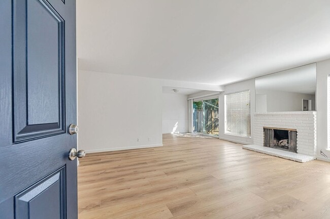 Photo - 652-654 Vasona Ave