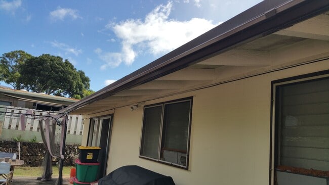 Building Photo - Pearl City 3 bd, 1.5 bath, with 2 car carp... Rental