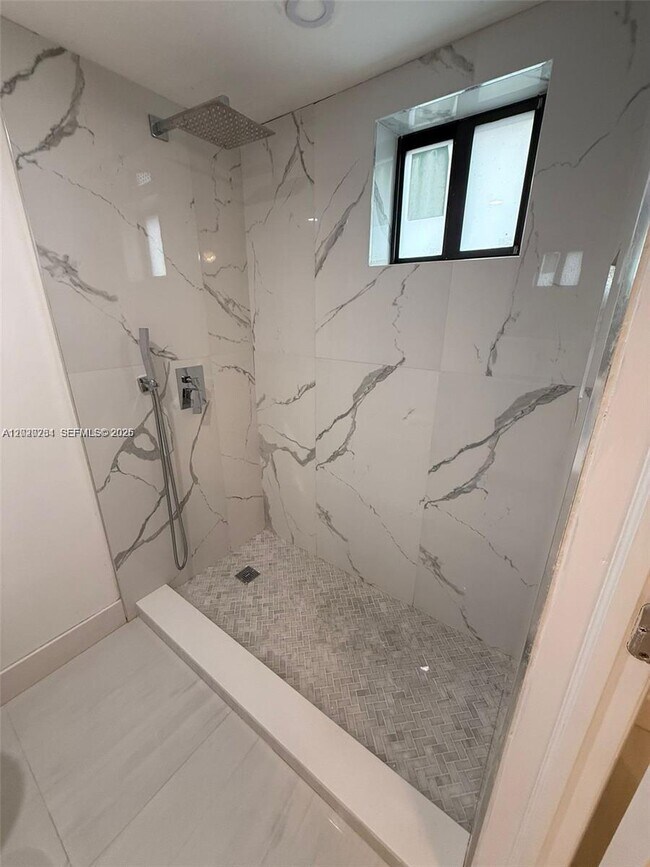 Photo - 5420 W 21st Ct Unidad 110