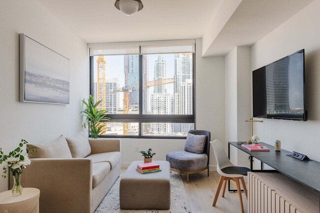 Building Photo - 225 N Miami Ave Unit SI FL18-ID1587567P