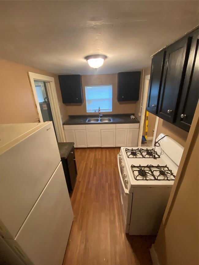 Photo - 110 Peeples St