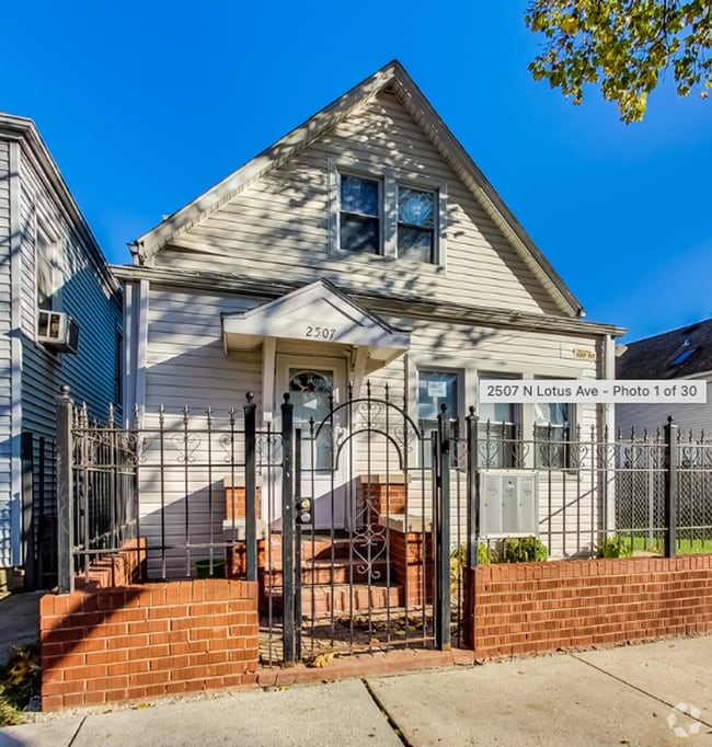 Building Photo - 2507 N Lotus Ave Unit 2507 #2 Rental