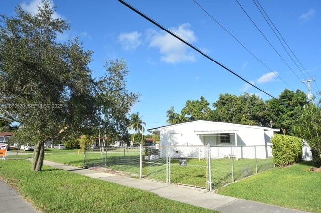 Photo - 18601 SW 97th Ct