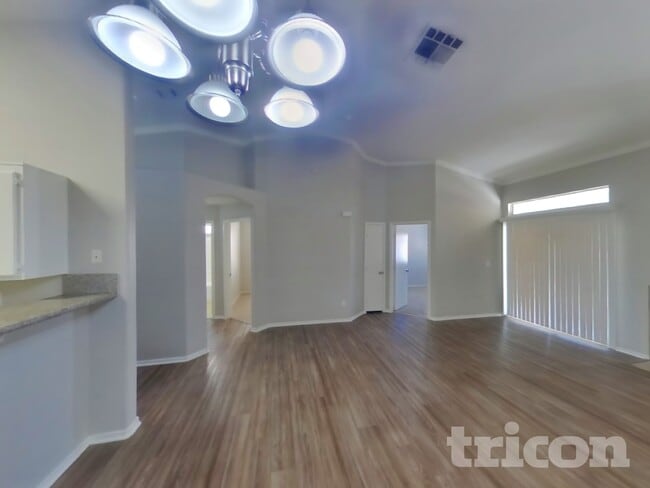 Photo - 6232 Diazo St