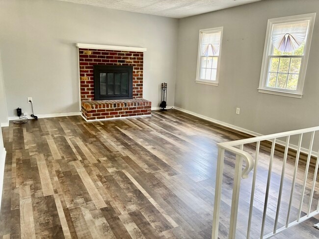 Building Photo - 1700 Choate Pl Unit B
