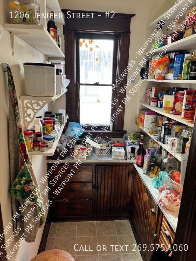 Photo - 1206 Jenifer St Unidad #2