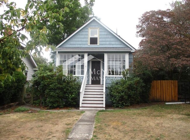 Building Photo - North Tacoma Home with Old World Charm