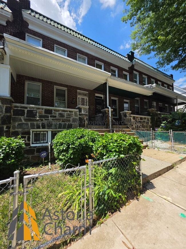 Building Photo - 1561 Homestead St