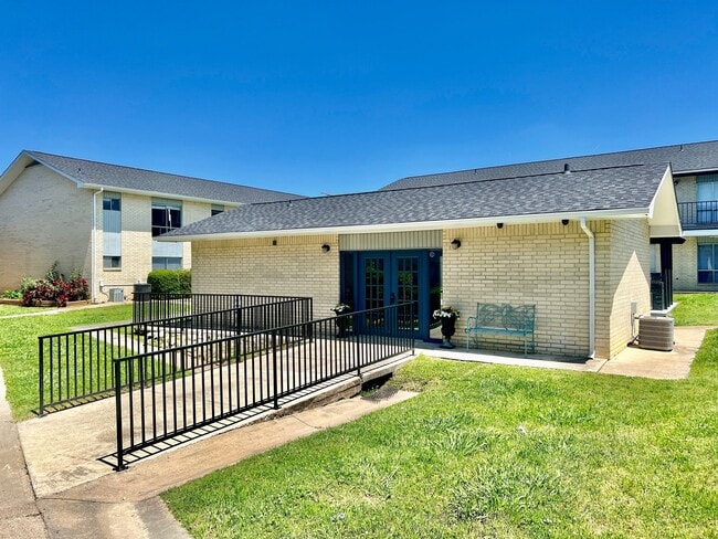 Higdon Ferry Apartments