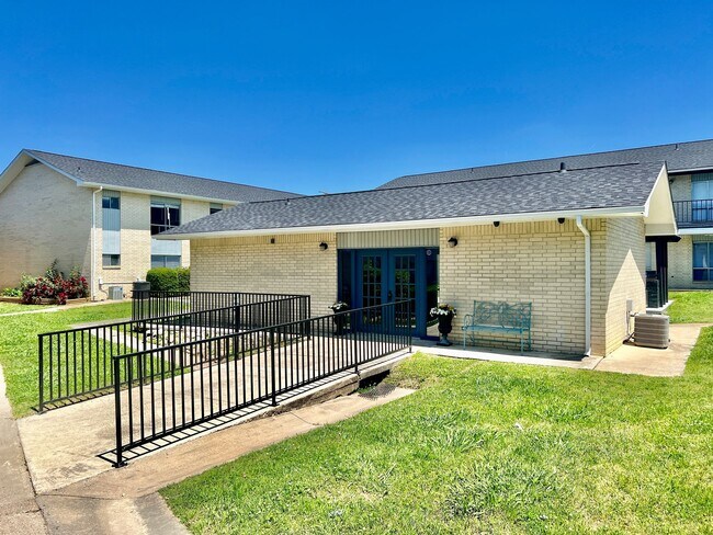 Photo - Higdon Ferry Apartments